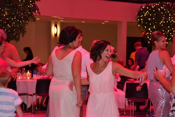 2 The Maxx Entertainment