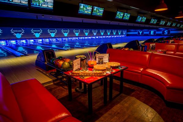 Bowlero Woodland Hills