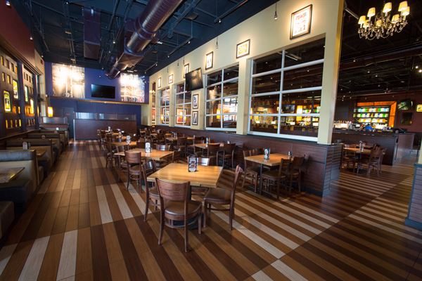 BJ's Restaurant & Brewhouse - International Drive