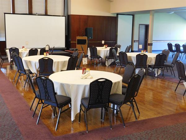 Twin Lakes Golf and Country Club