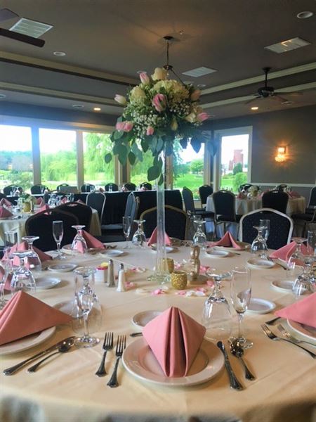 White Hawk Country Club