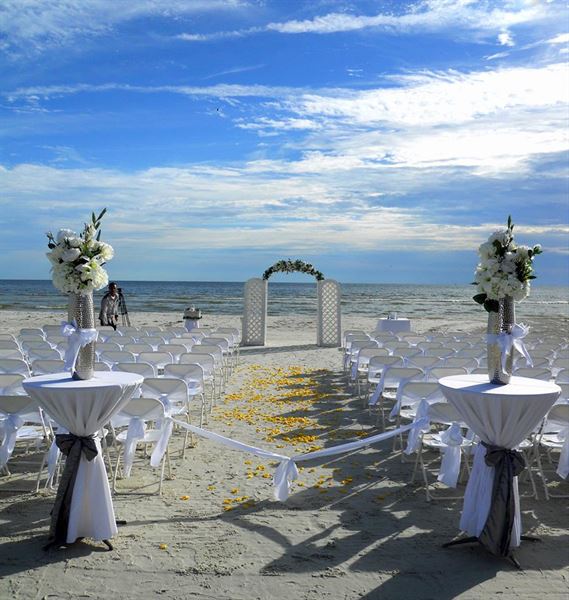 DiamondHead Beach Resort & Spa