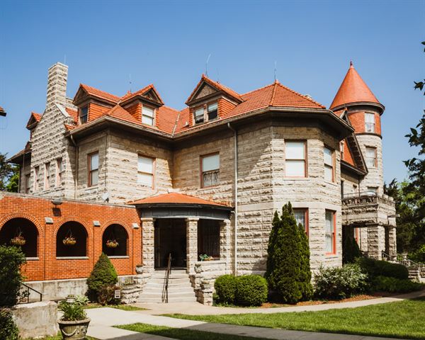 Mansion at Elfindale Bed and Breakfast