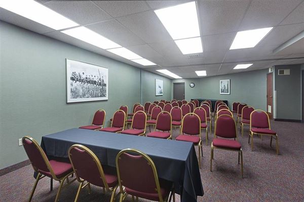 Quality Suites Hotel