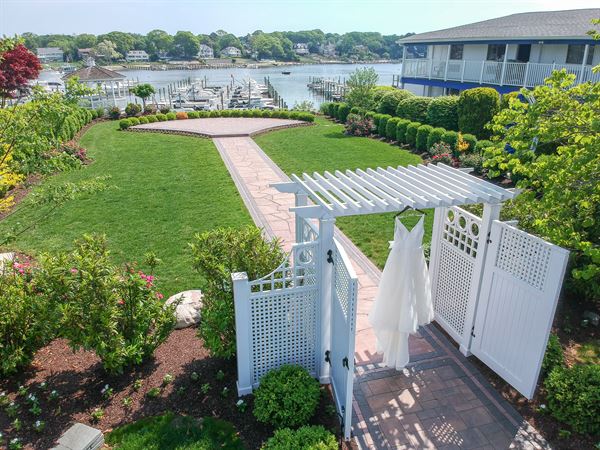 Crystal Point Yacht Club