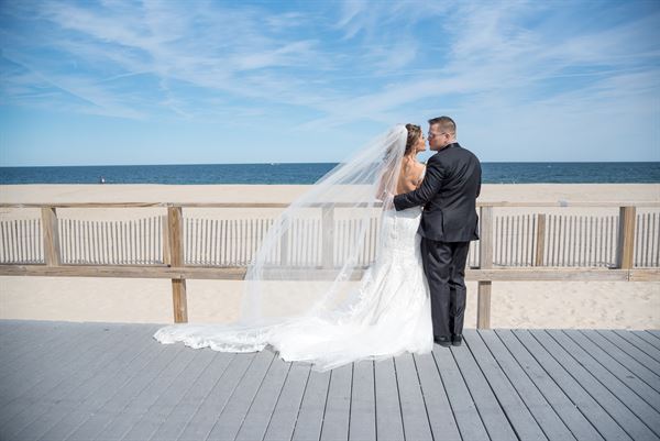 Crystal Point Yacht Club