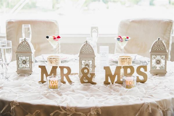 Crystal Point Yacht Club