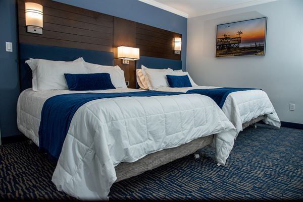 Crystal Point Yacht Club