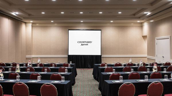 Courtyard Long Beach Downtown