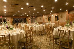The Hunt Room, Courtyard, and Pub
