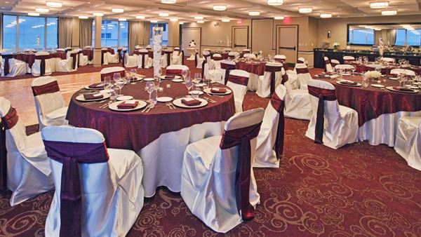 Holiday Inn Hotel & Suites North Beach