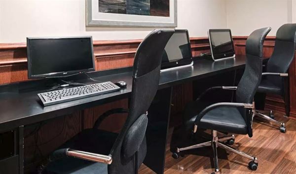 Quality Inn & Suites - Brampton