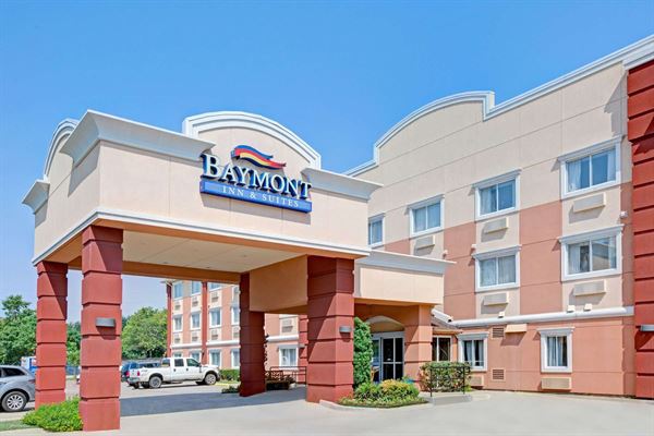Baymont Inn & Suites Dallas/ Love Field