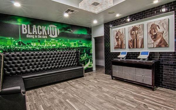 BLACKOUT Dining in the Dark