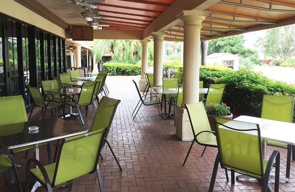 Pembroke Lakes Country Club