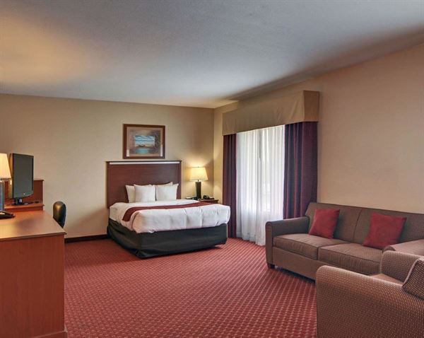 Quality Suites Near Cedar Creek Lake