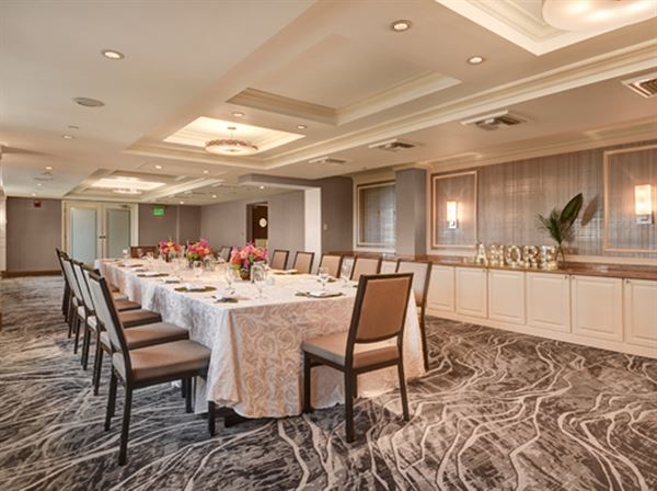 Waterstone Resort & Marina- a Curio Collection by Hilton