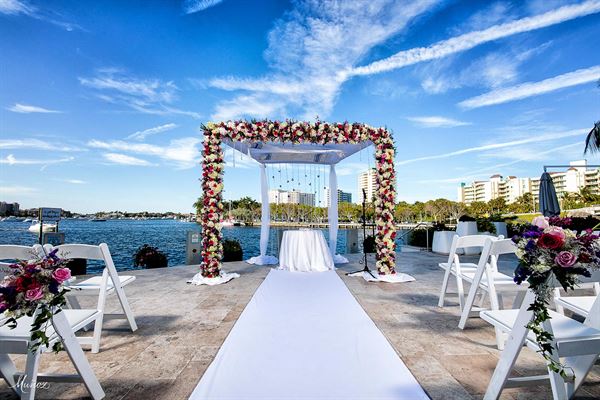 Waterstone Resort & Marina- a Curio Collection by Hilton