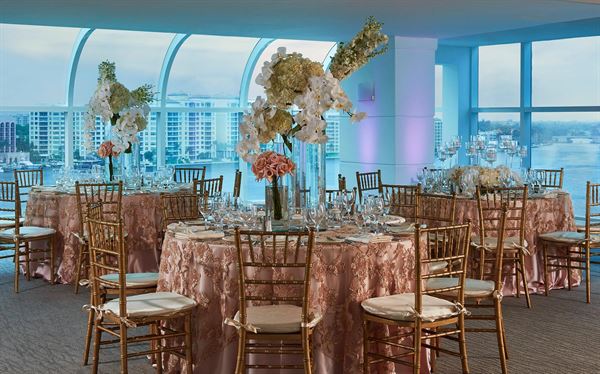 Waterstone Resort & Marina- a Curio Collection by Hilton