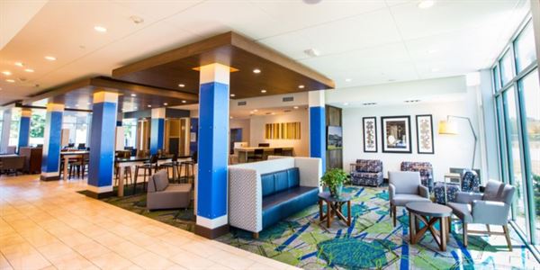Holiday Inn Express & Suites Greenwood Mall