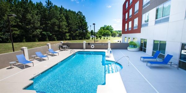 Holiday Inn Express & Suites Greenwood Mall