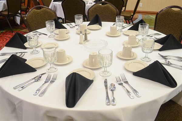 Riverport Inn & Suites