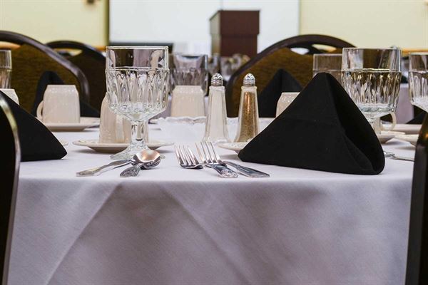 Riverport Inn & Suites