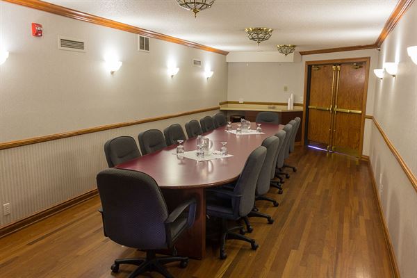 Riverport Inn & Suites