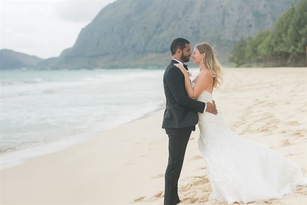 Simple Oahu Wedding