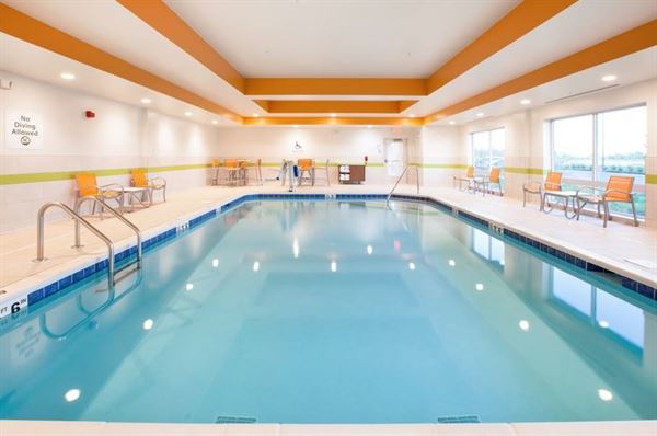 Holiday Inn Express & Suites Indianapolis NE-Noblesville