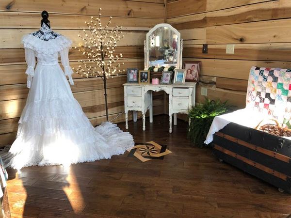 Bullard Farm And Pavilion/Hitchin Post