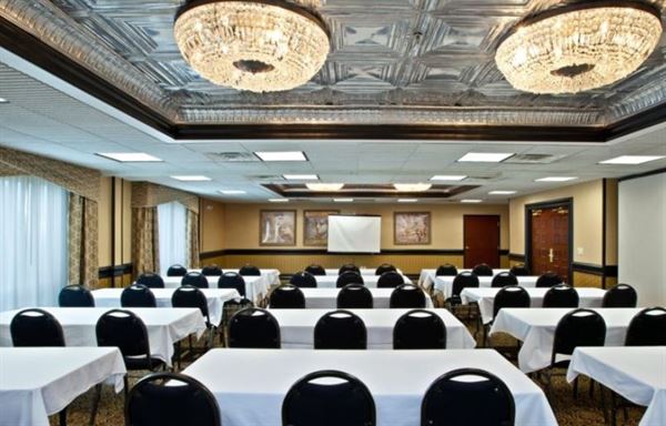 Holiday Inn Express & Suites Greenwood