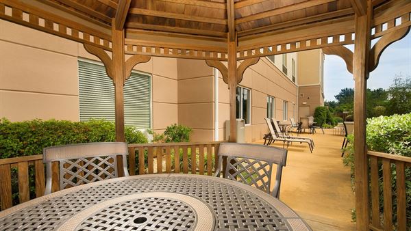 Fairfield Inn & Suites Marshall