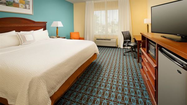 Fairfield Inn & Suites Marshall