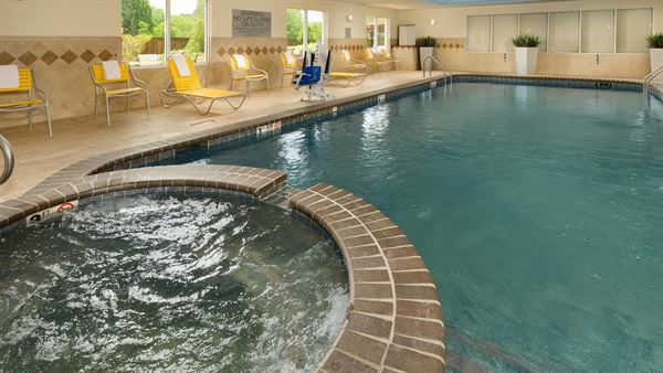 Fairfield Inn & Suites Marshall