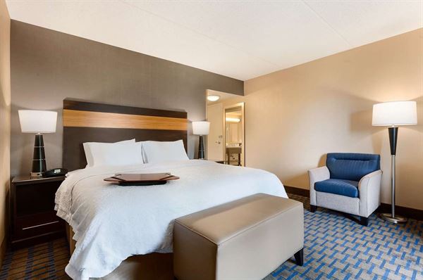 Hampton Inn & Suites Camp Springs/Andrews AFB