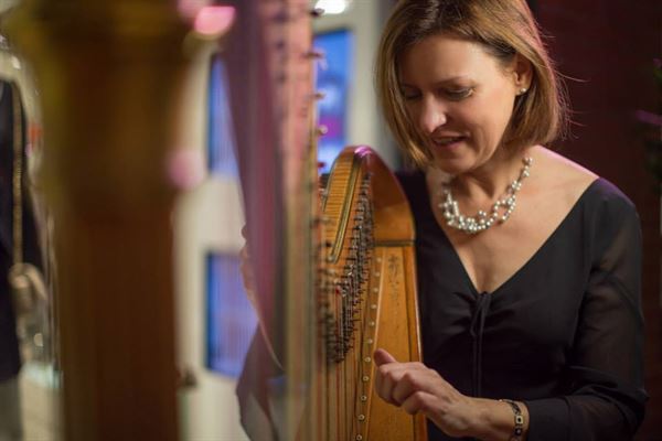 Olga Gross, Harpiste