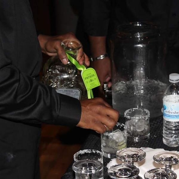 Unique Pour - Mobile Bartending and Event Co