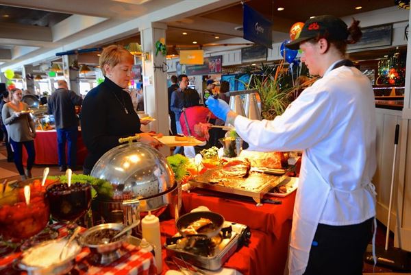 Salty's At Redondo Beach