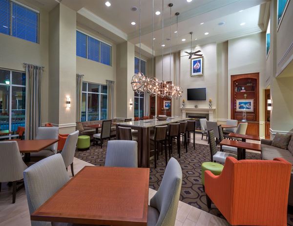 Hampton Inn & Suites Mobile I-65 at Airport Blvd