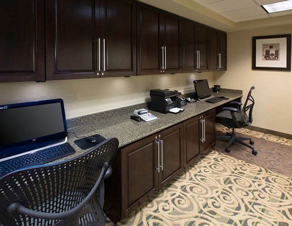 Hampton Inn & Suites Mobile I-65 at Airport Blvd