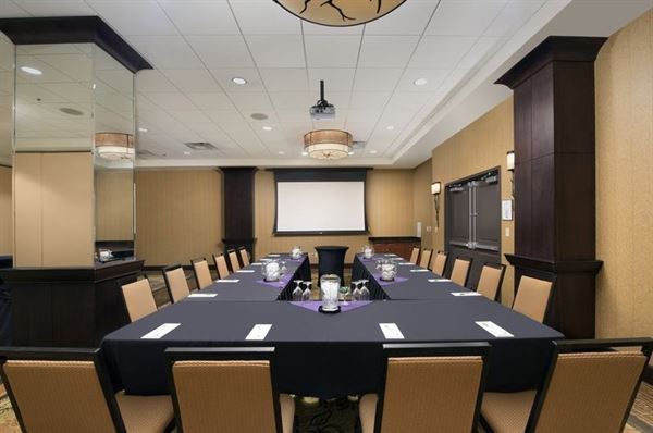 Holiday Inn Hotel & Suites Denver Airport