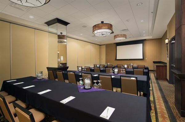 Holiday Inn Hotel & Suites Denver Airport