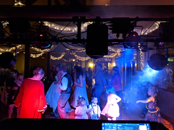 Pro Mobile DJs & Photo Booth