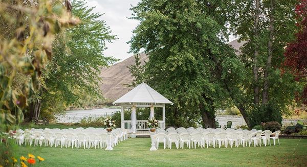 Warm Springs Inn & Winery