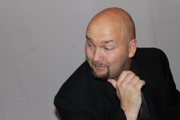 Jesse Lewis Comedy Hypnotist