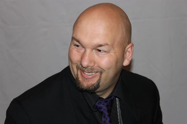 Jesse Lewis Comedy Hypnotist