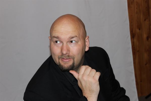 Jesse Lewis Comedy Hypnotist