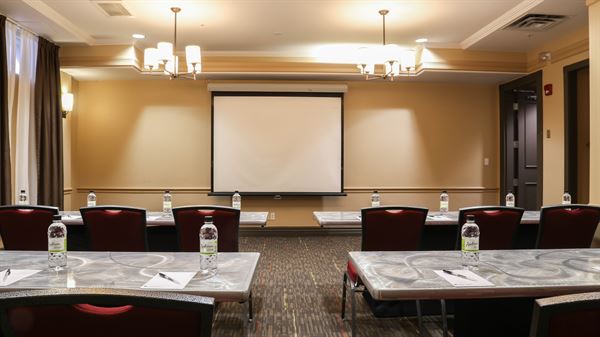 Radisson Hotel & Suites Fort McMurray