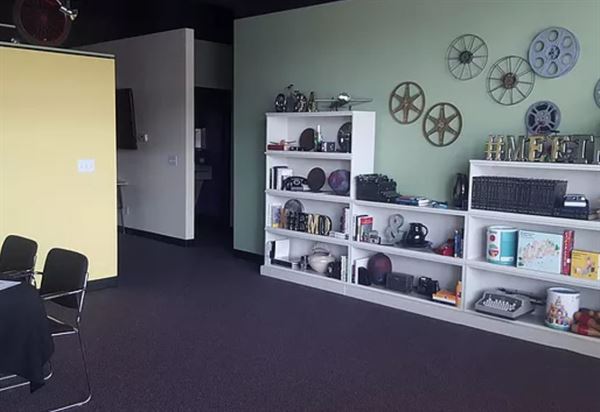 The Artsy Merchant Meeting Room